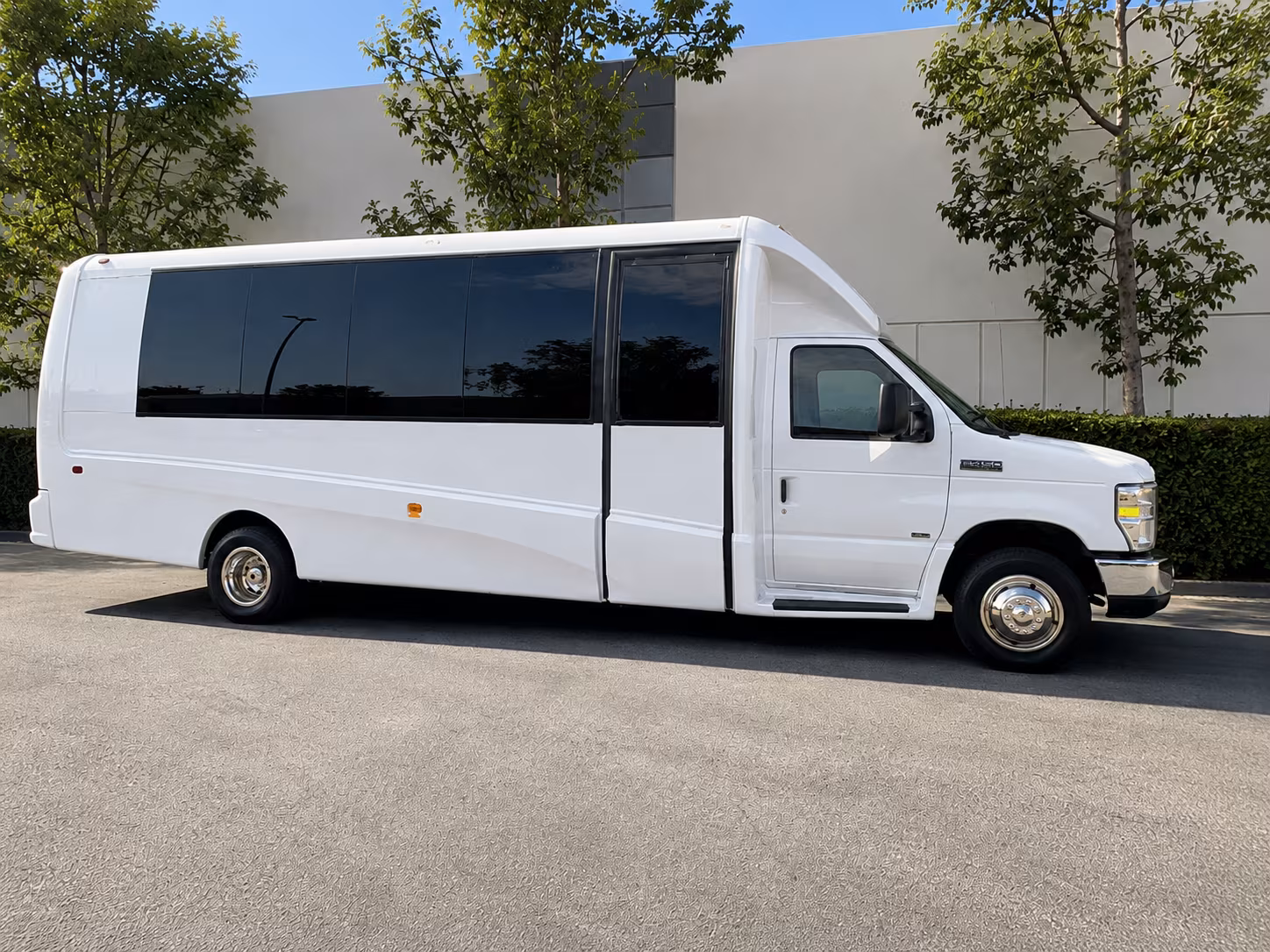 corporate airport transfer buses between perris and ontario international airport