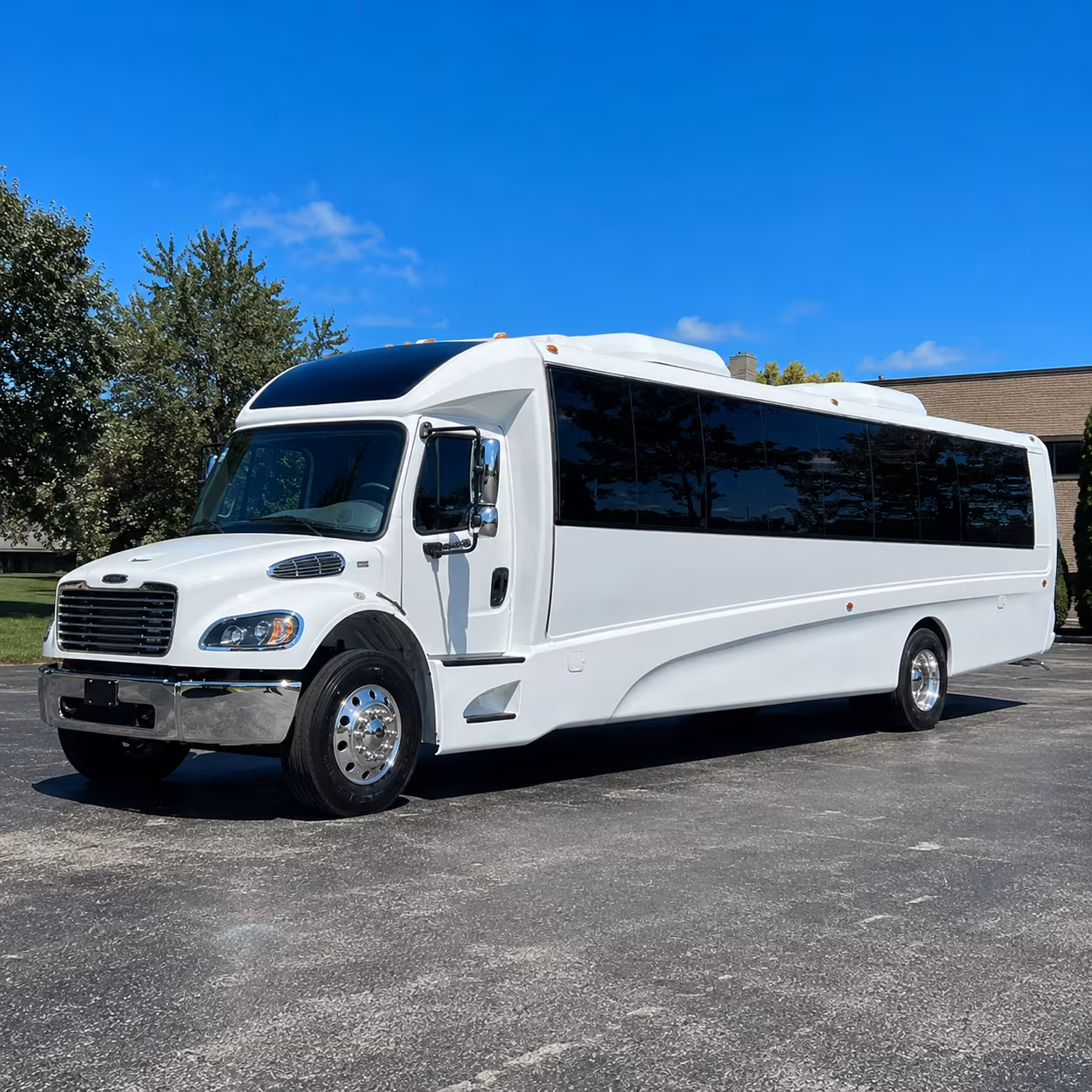 perris 25 passenger minibus