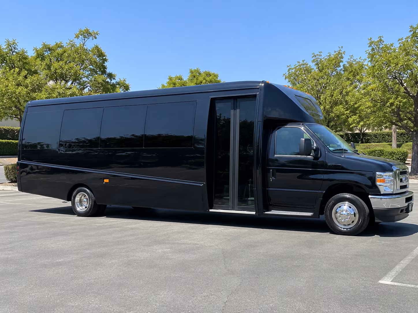 rent a minibus in perris for prom pre party pickups